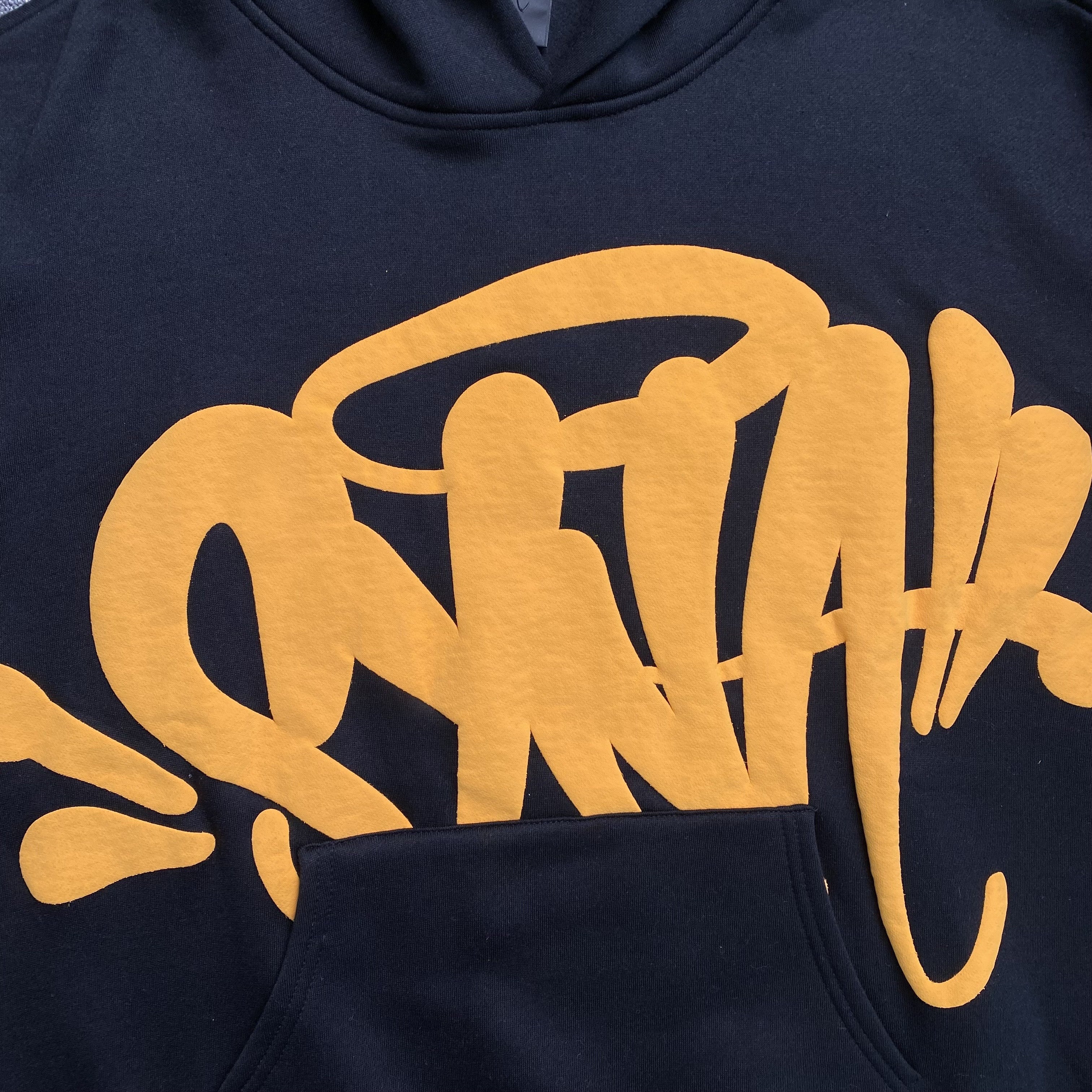 SYNA WORLD HOODIE BLACK - netstar®