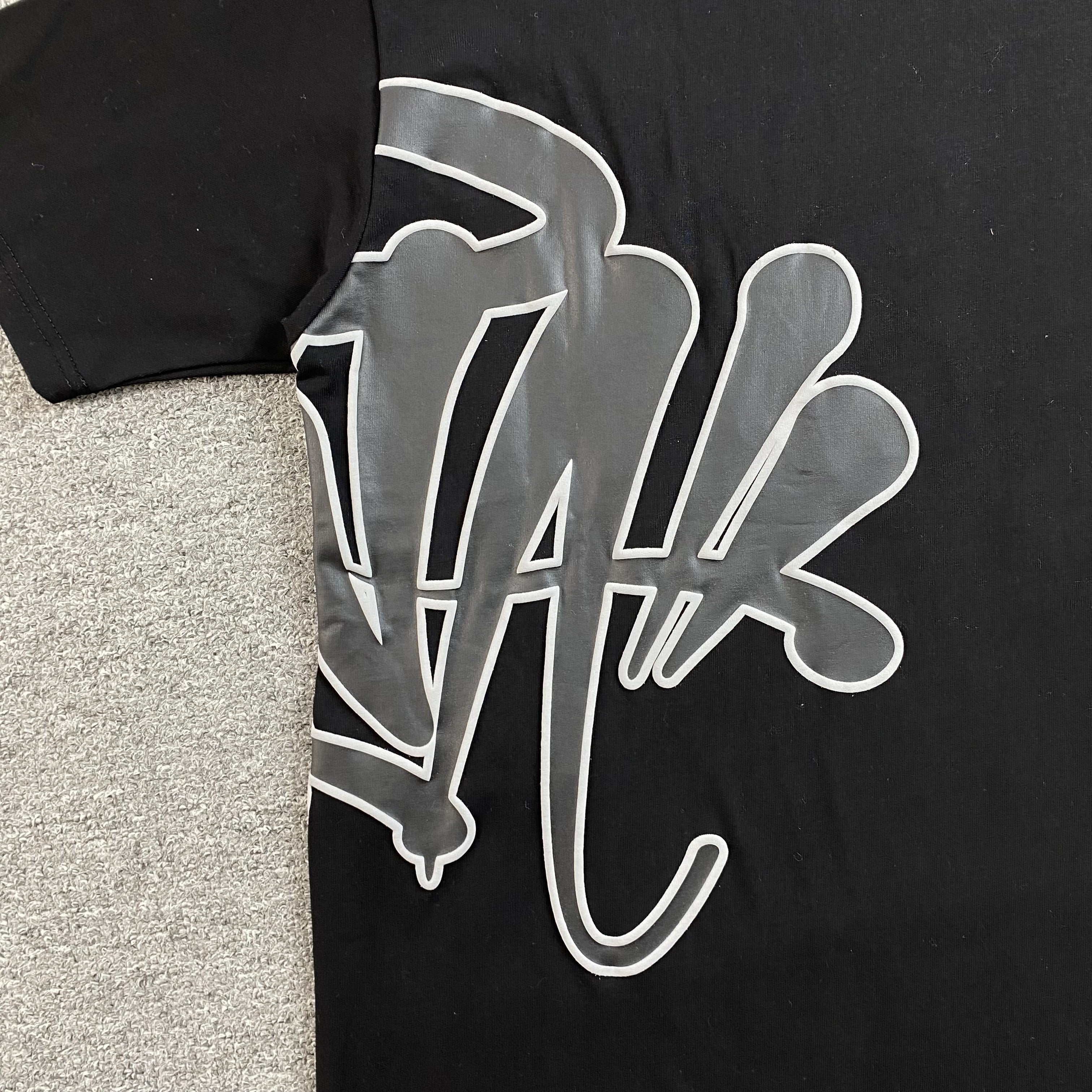 SYNA WORLD T-SHIRT BLACK - netstar®