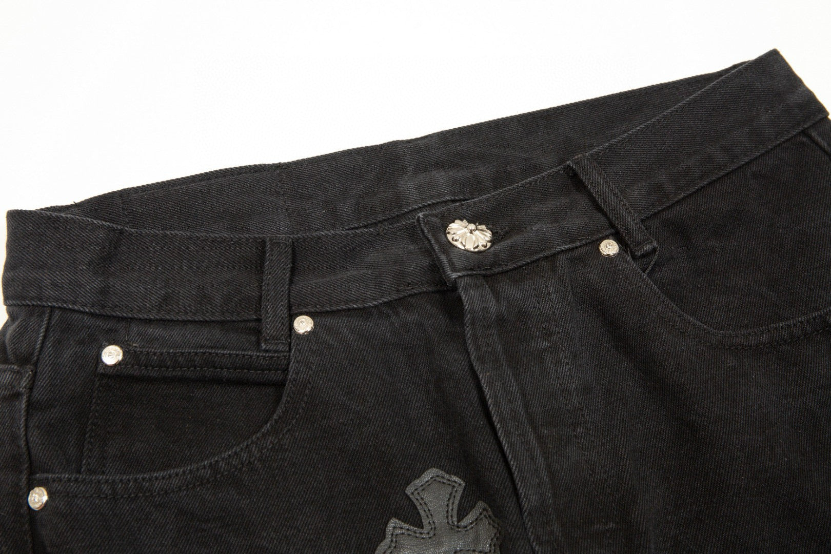 CHROME HEARTS BLACK CROSS PATCH JEANS BLACK - netstar®