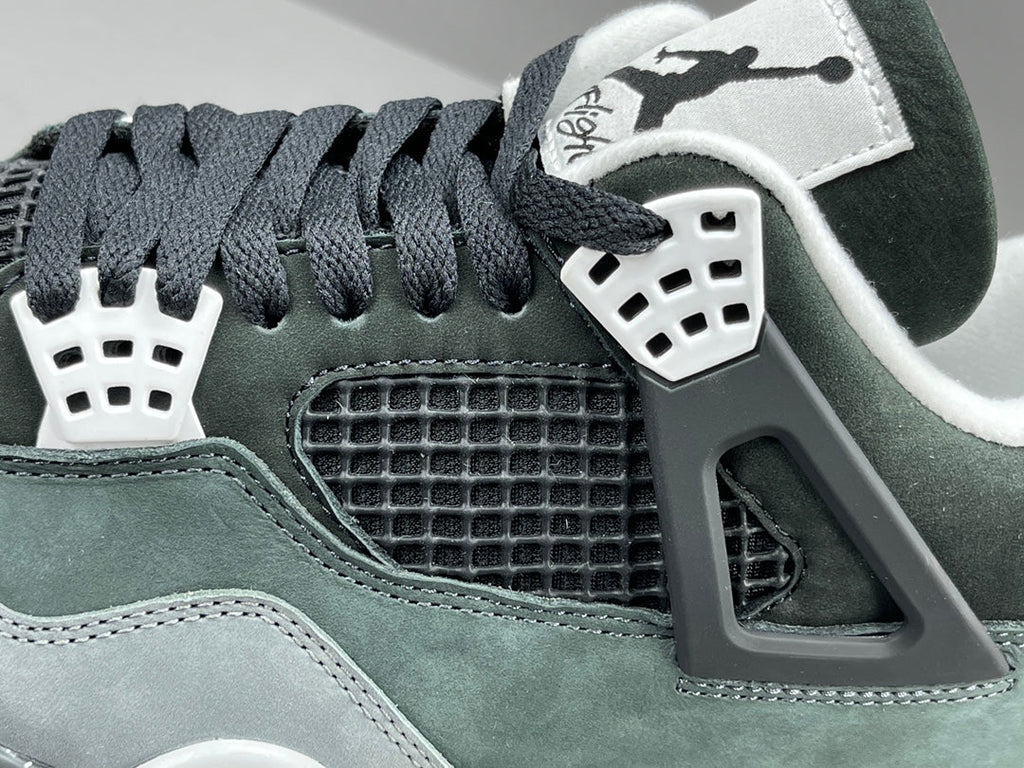 AIR JORDAN 4 x FEAR