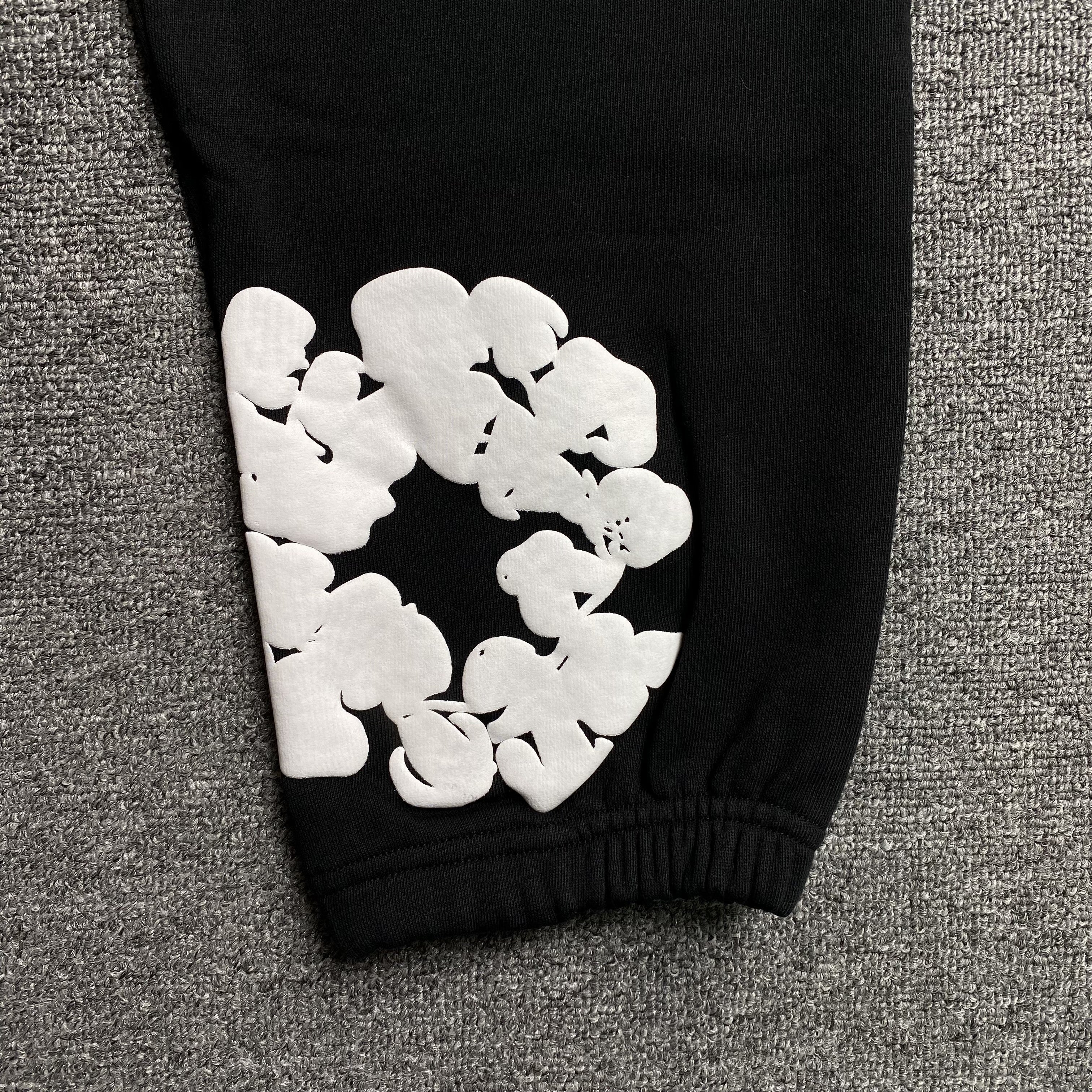 DENIM TEARS COTTON WREATH SWEATPANTS BLACK - netstar®