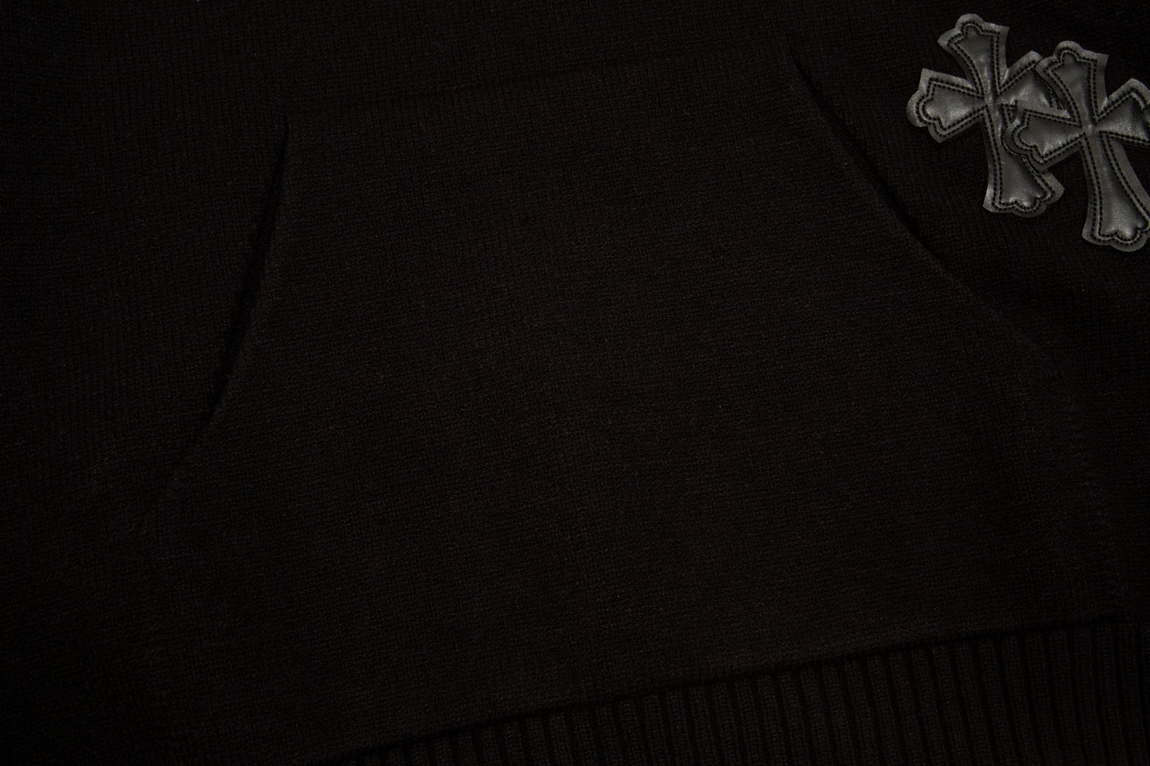CHROME HEARTS BLACK CROSS PATCH HOODIE BLACK - netstar®