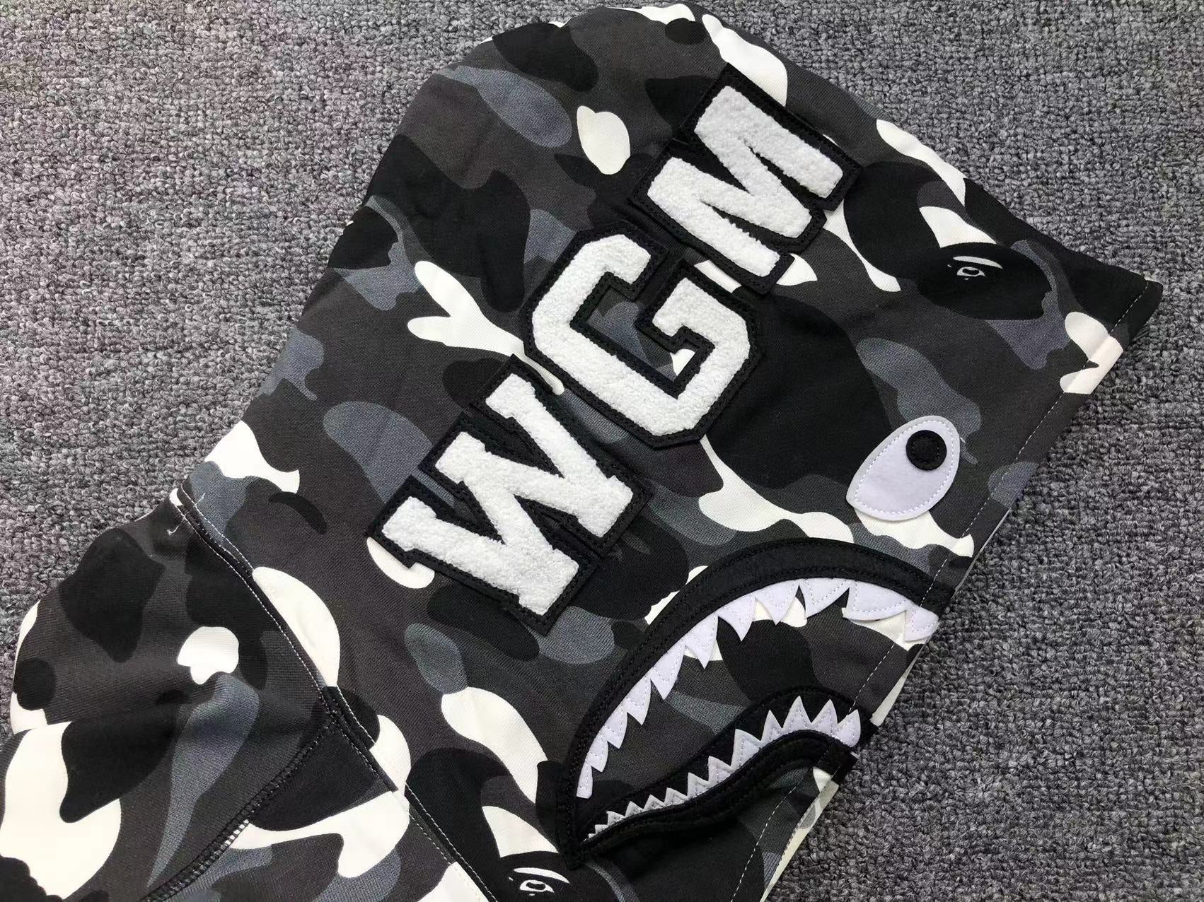 BAPE CITY CAMO HALF SHARK FULL ZIP HOODIE WHITE/BLACK - netstar®