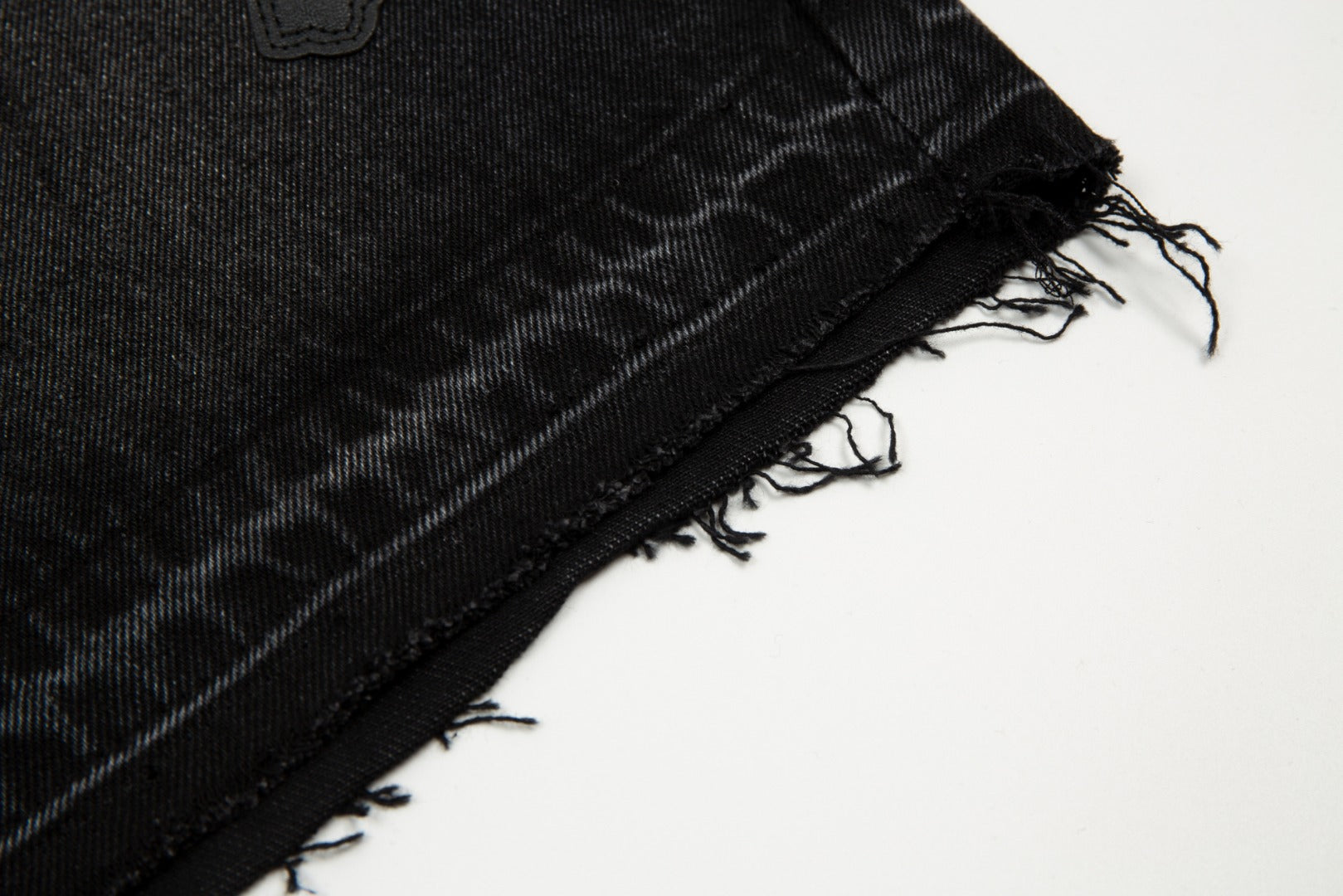 CHROME HEARTS BLACK CROSS PATCH JORTS BLACK - netstar®