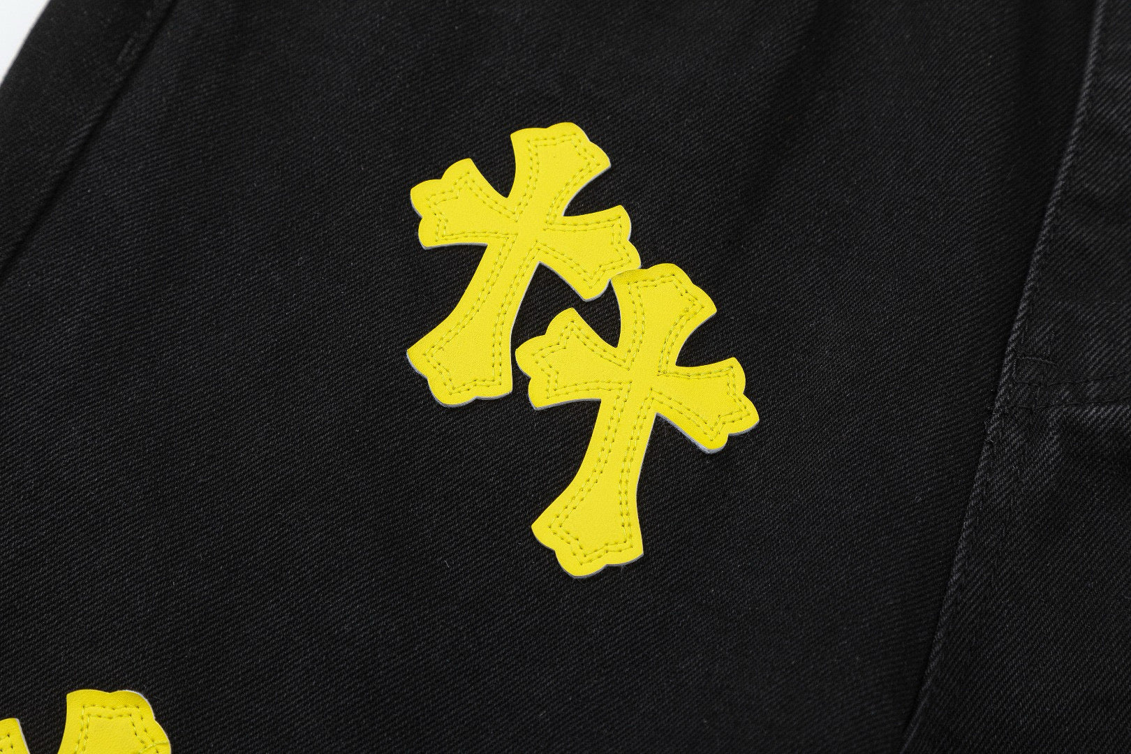 CHROME HEARTS YELLOW CROSS PATCH JEANS BLACK - netstar®