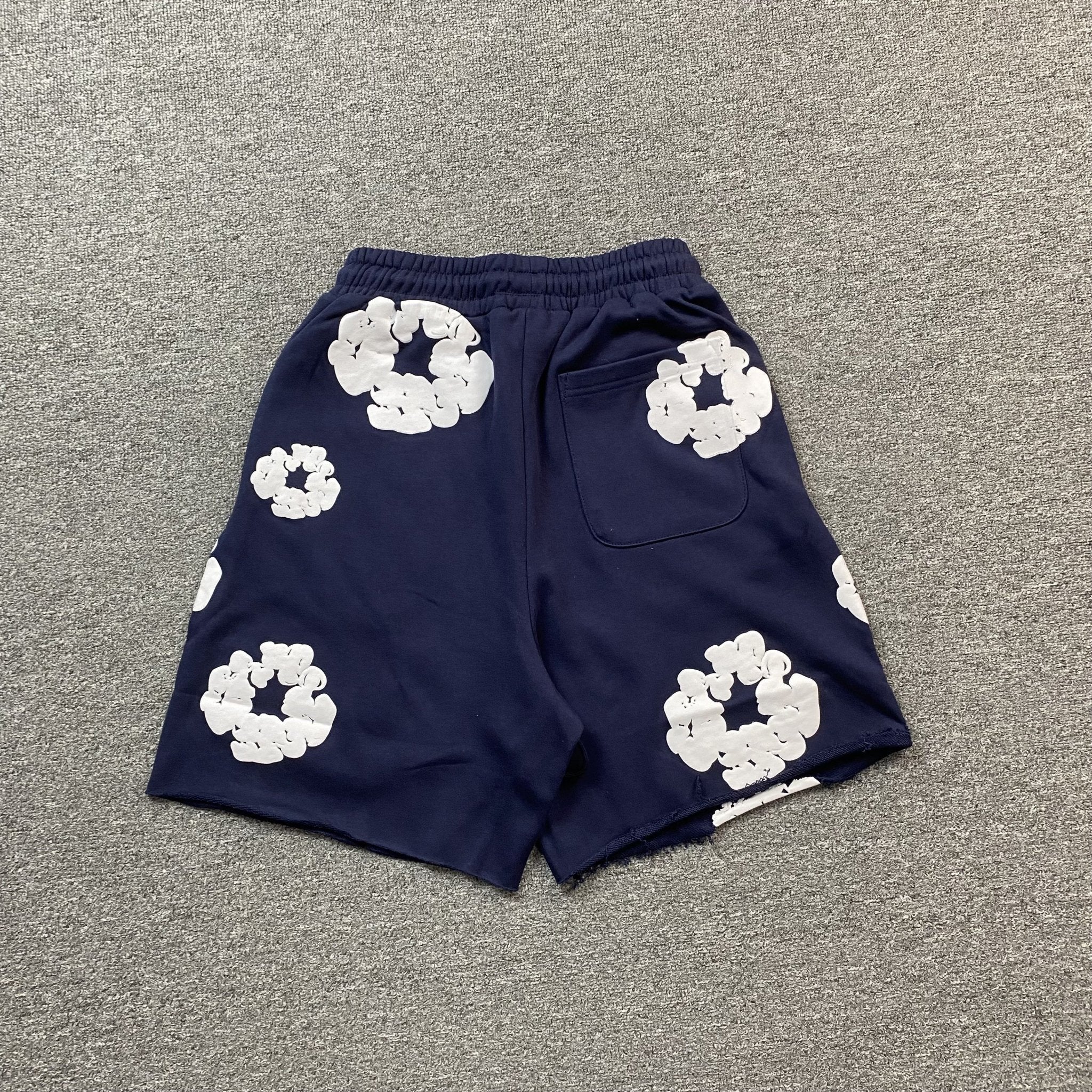 DENIM TEARS COTTON WREATH SHORTS NAVY - netstar