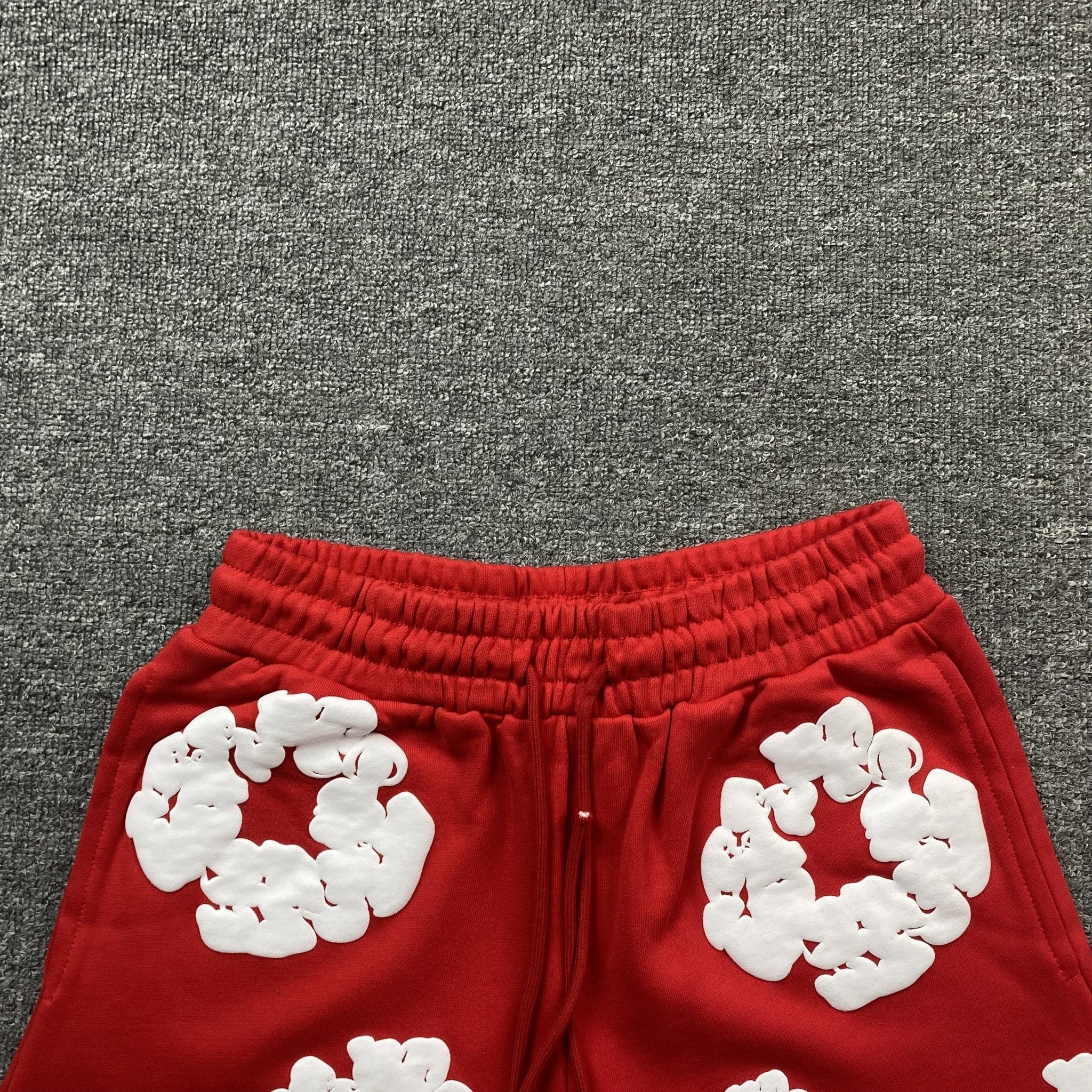 DENIM TEARS COTTON WREATH SHORTS RED - netstar