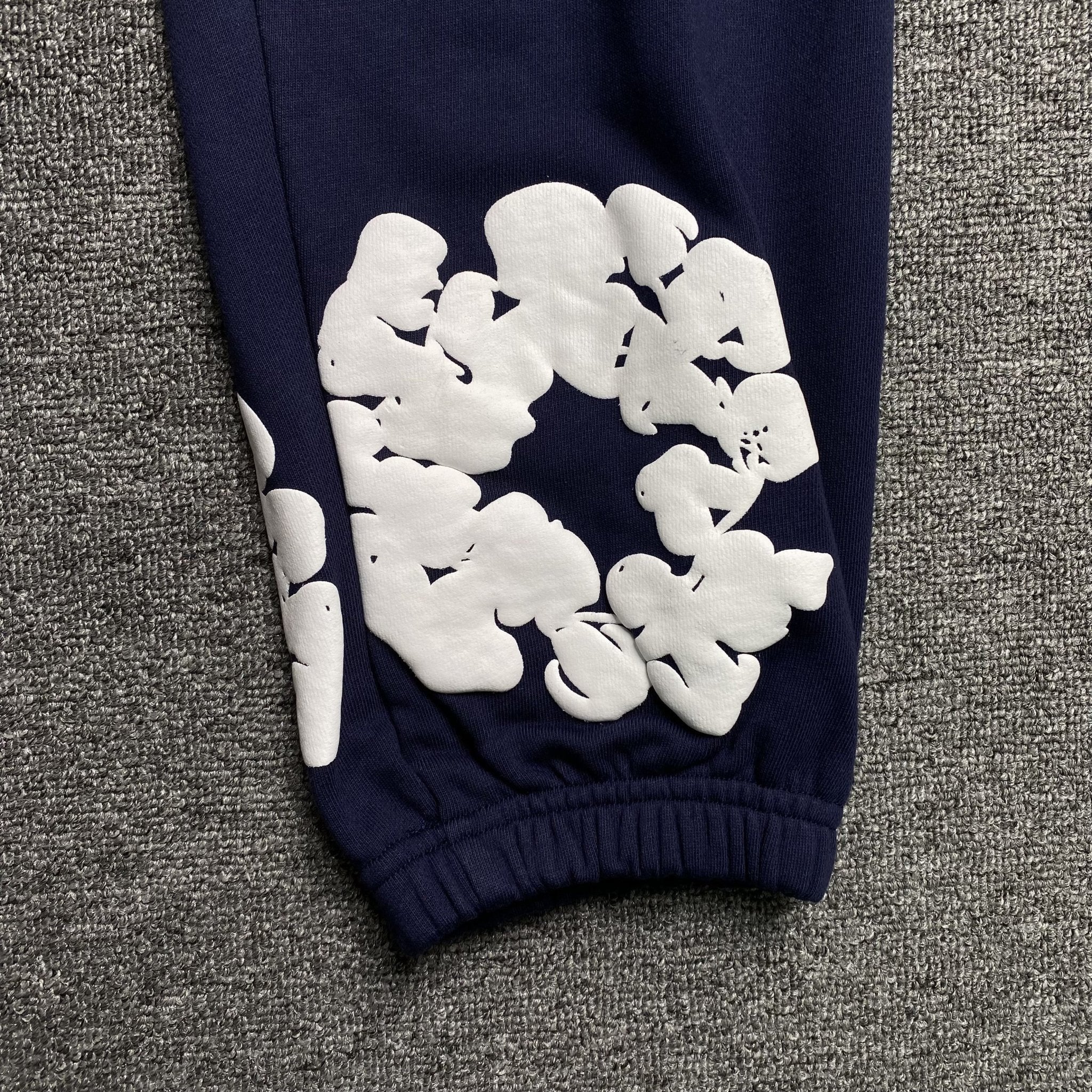 DENIM TEARS COTTON WREATH SWEATPANTS NAVY - netstar