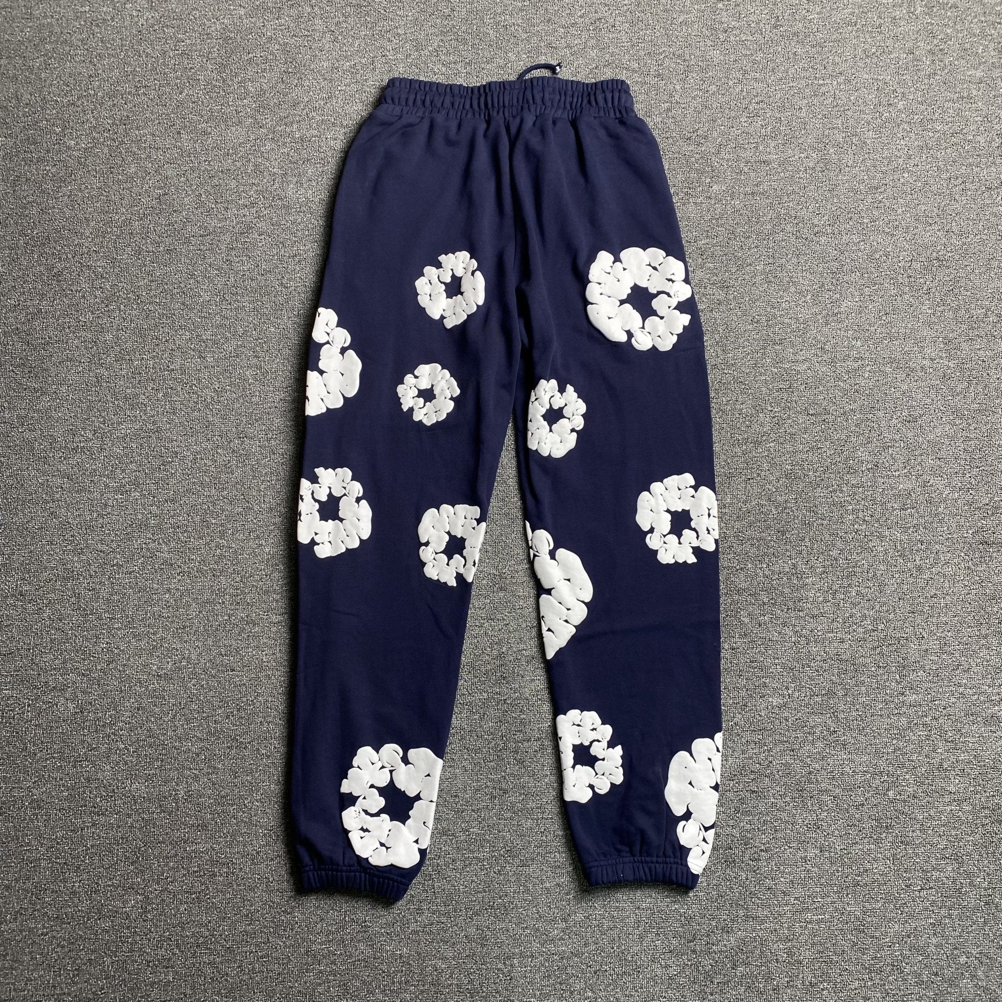 DENIM TEARS COTTON WREATH SWEATPANTS NAVY - netstar