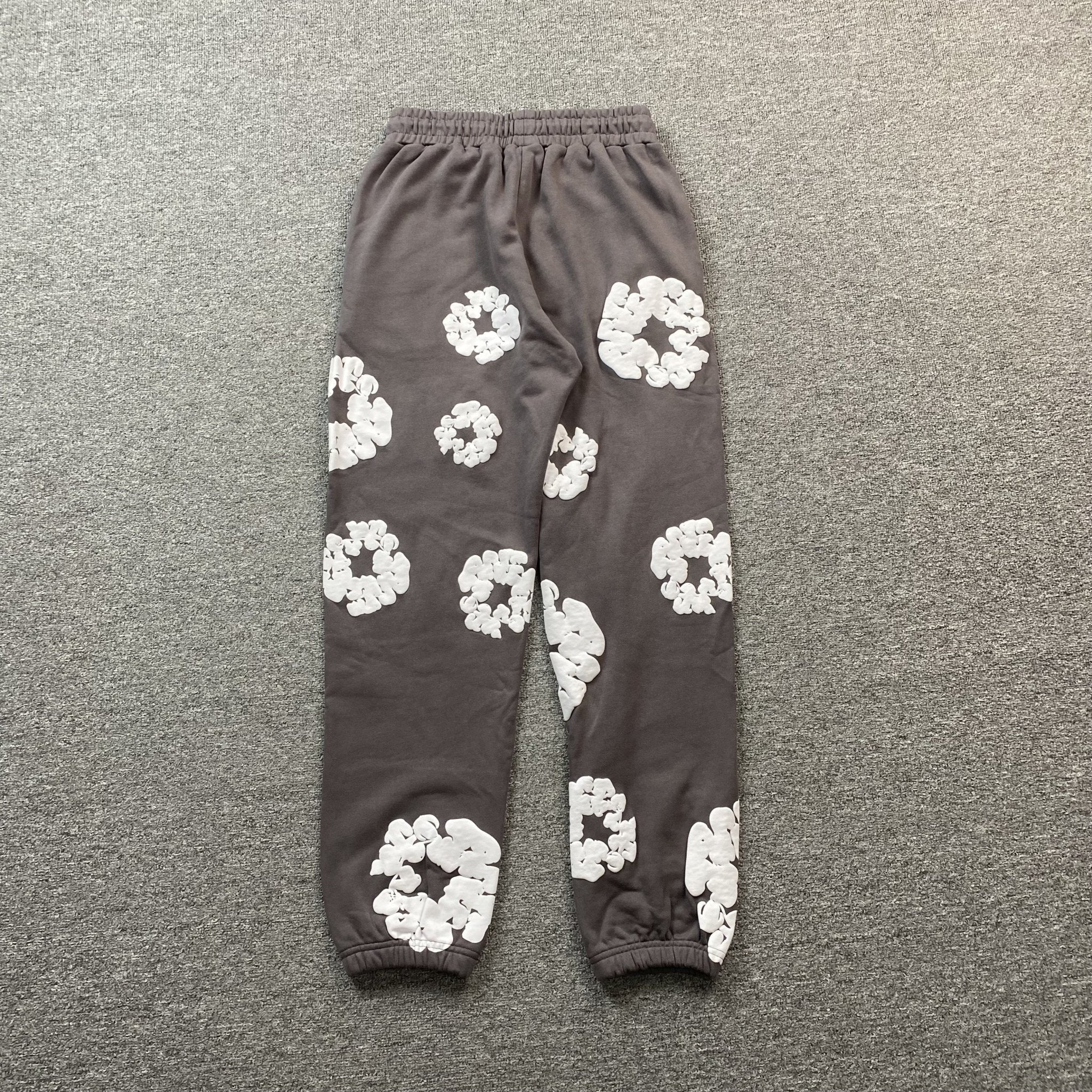 DENIM TEARS COTTON WREATH SWEATPANTS OLIVE - netstar