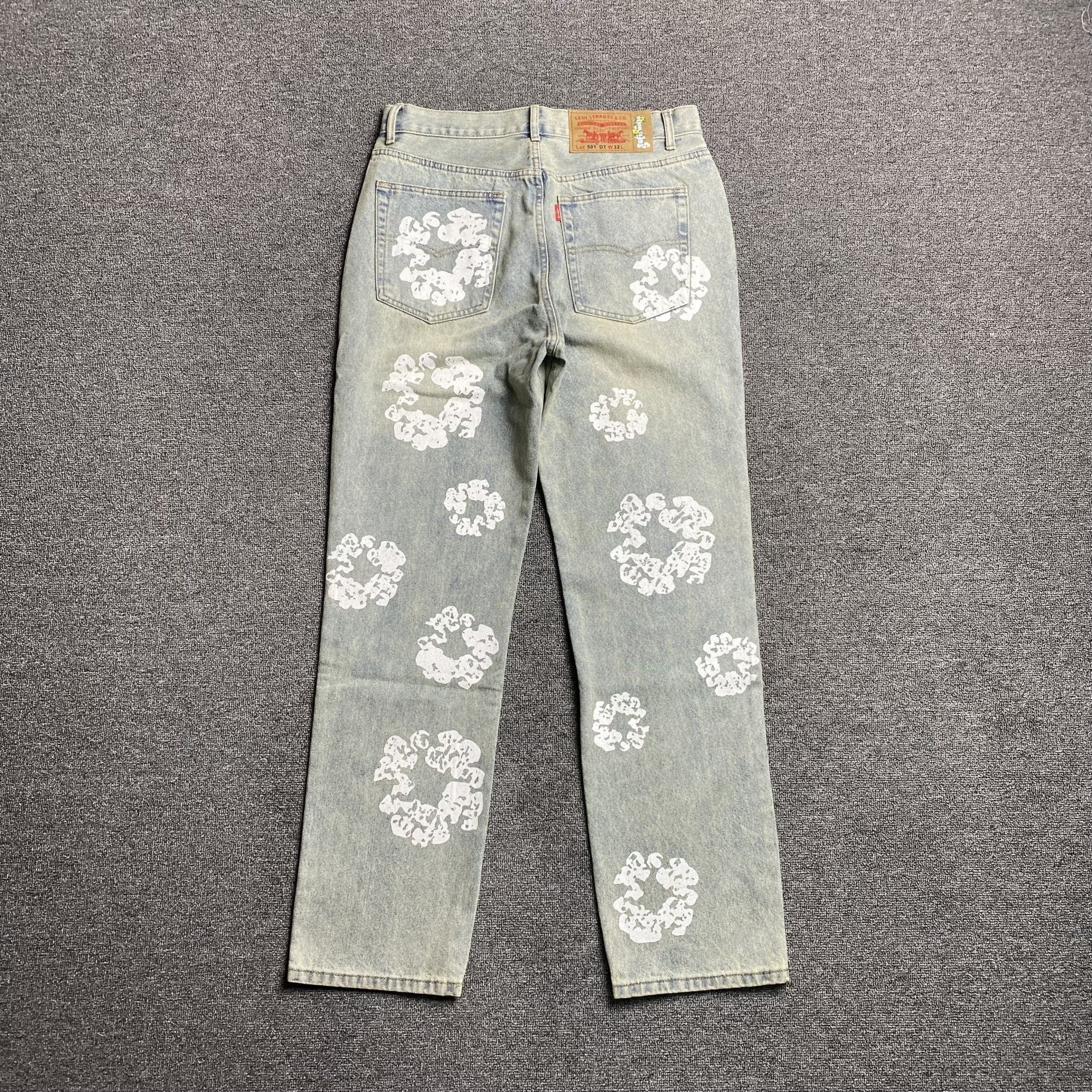 DENIM TEARS x LEVI'S DIRTY WASH WREATH JEANS LIGHT WASH - netstar