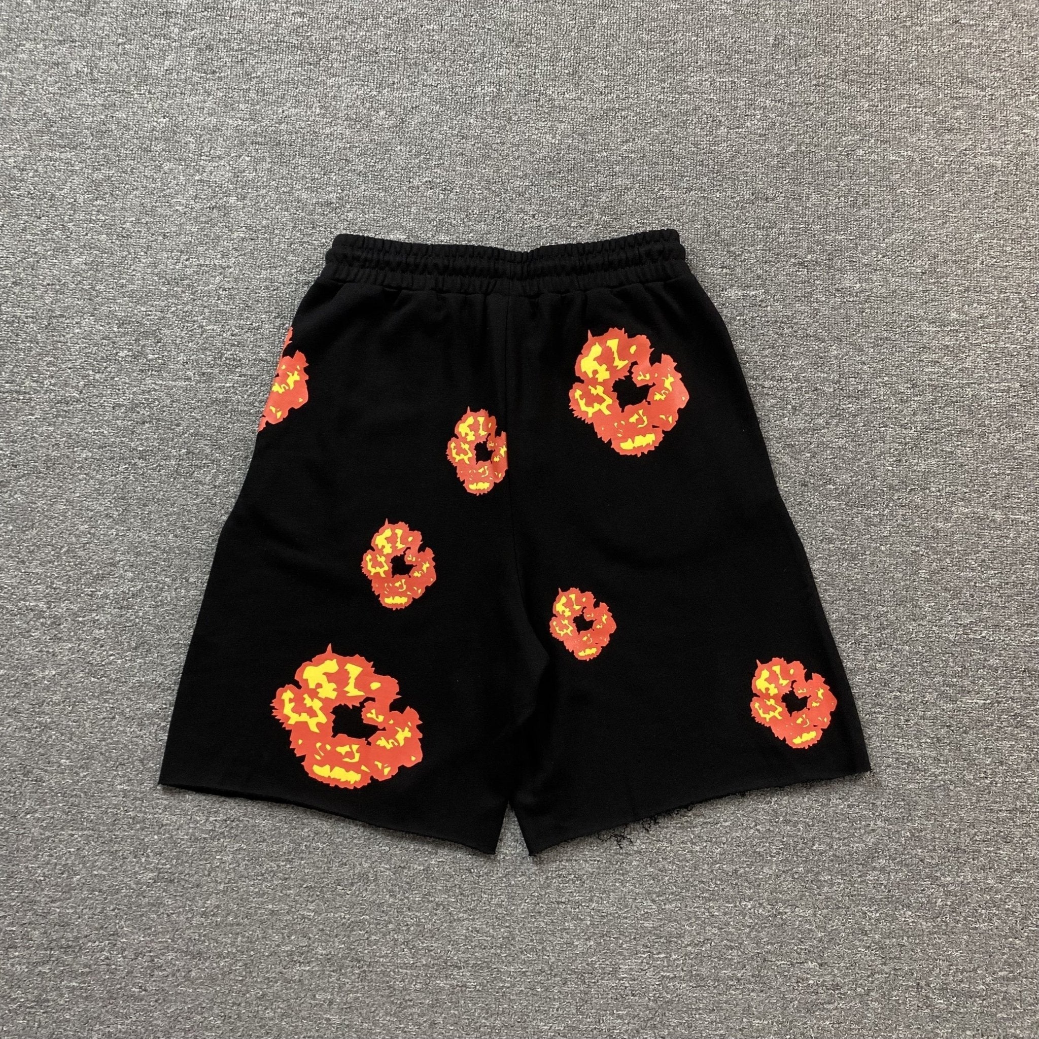 DENIM TEARS x OFFSET COTTON WREATH SHORTS BLACK - netstar