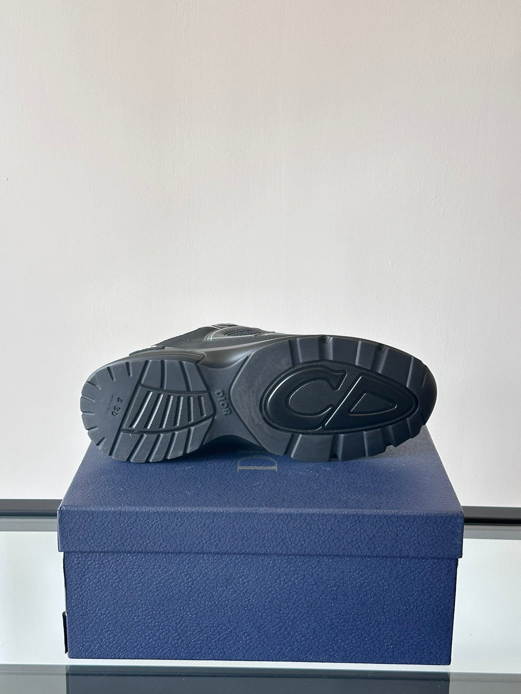 DIOR B30 TRIPLE BLACK - netstar