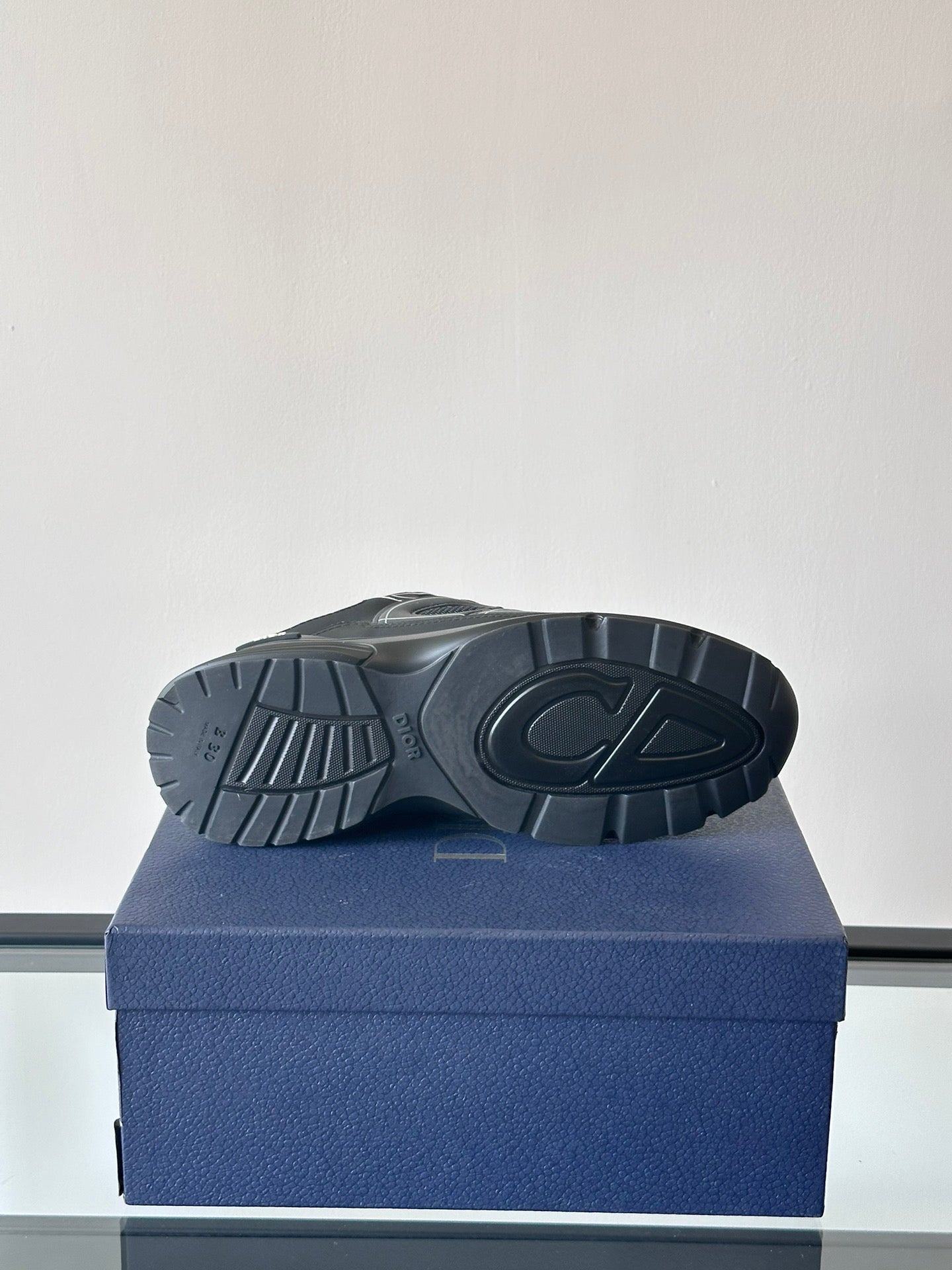 DIOR B30 TRIPLE BLACK - netstar