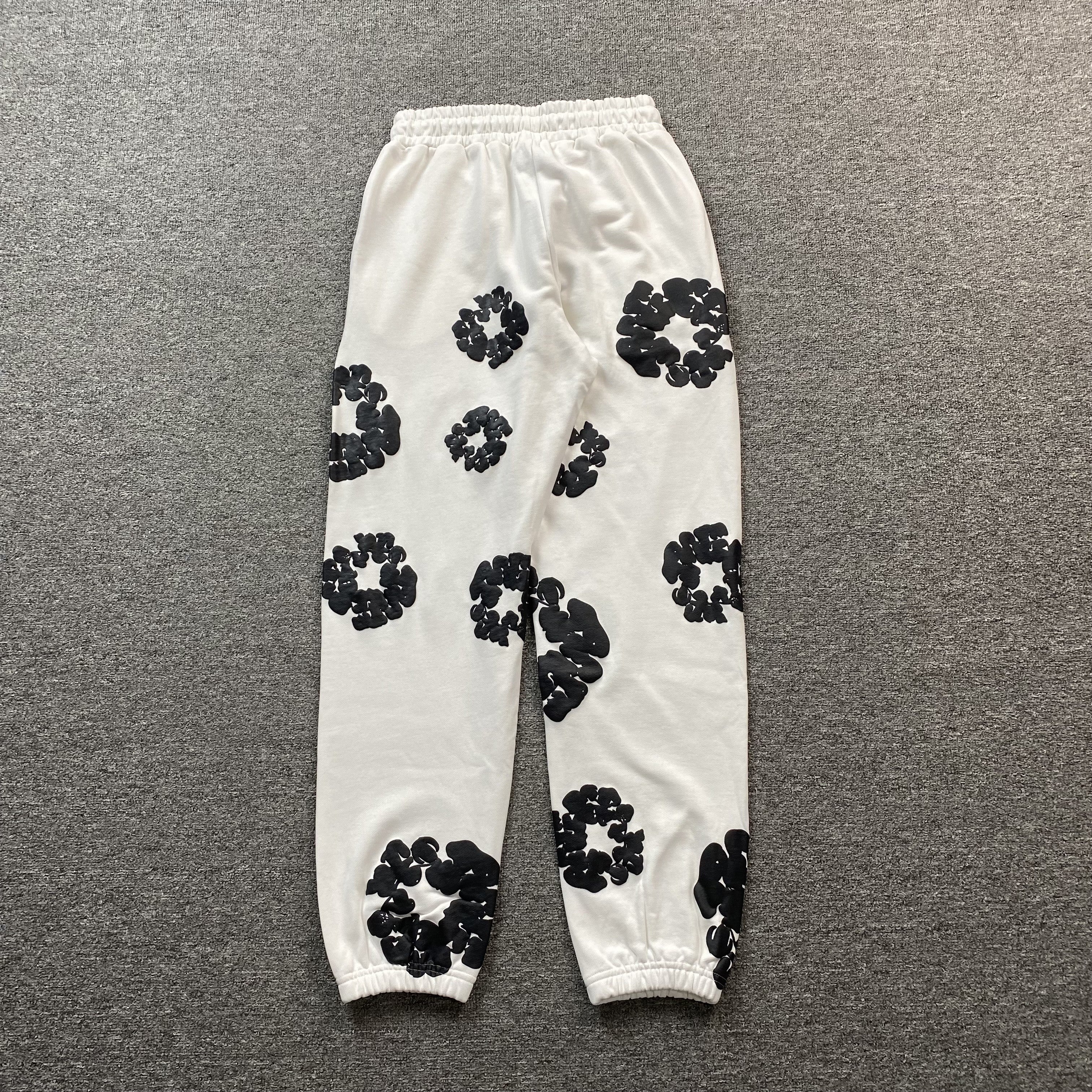 DENIM TEARS COTTON WREATH SWEATPANTS WHITE - netstar®