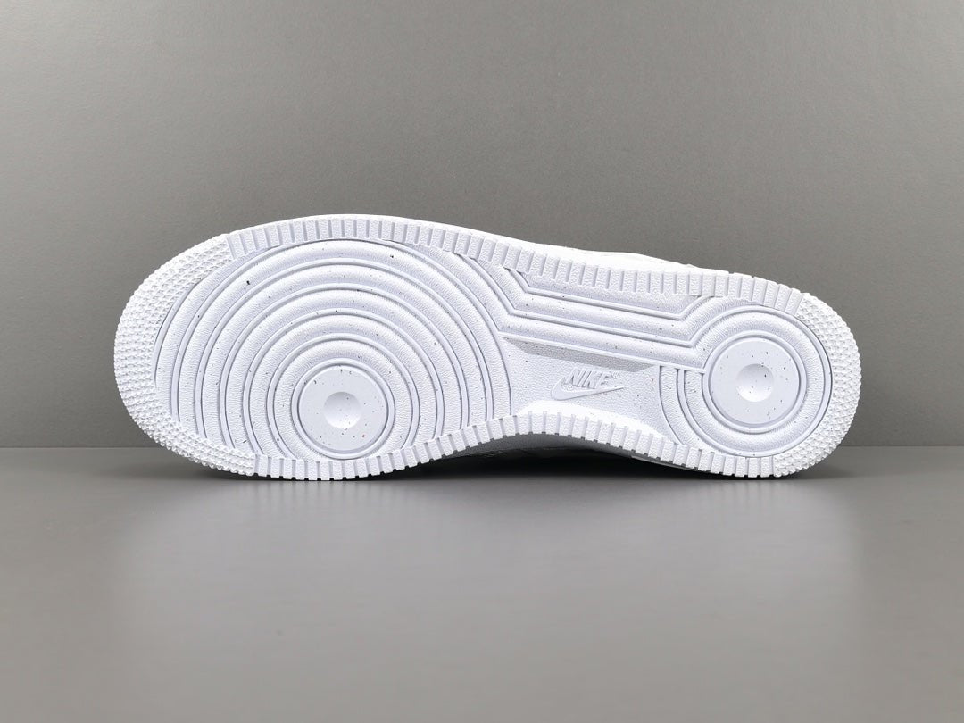 NIKE AIR FORCE 1 x BILLIE EILISH TRIPLE WHITE - netstar